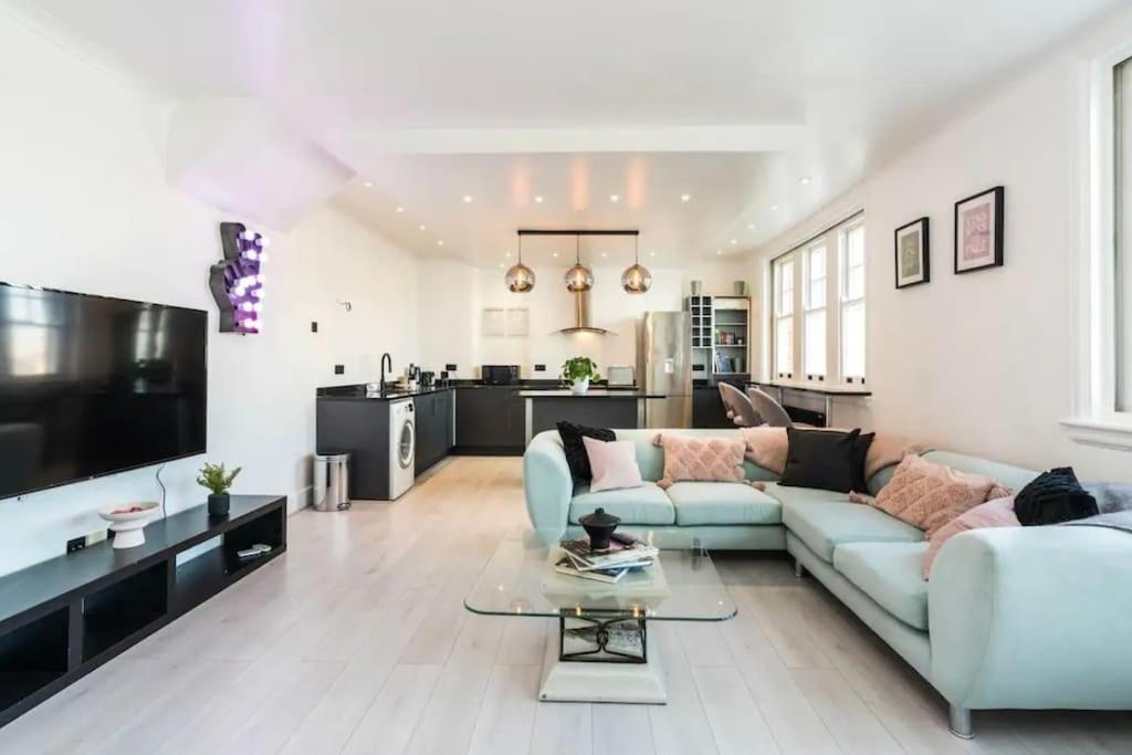 3 X Bedroom Riverside Flat With Hot Tub On Roof Terrace Londra Esterno foto