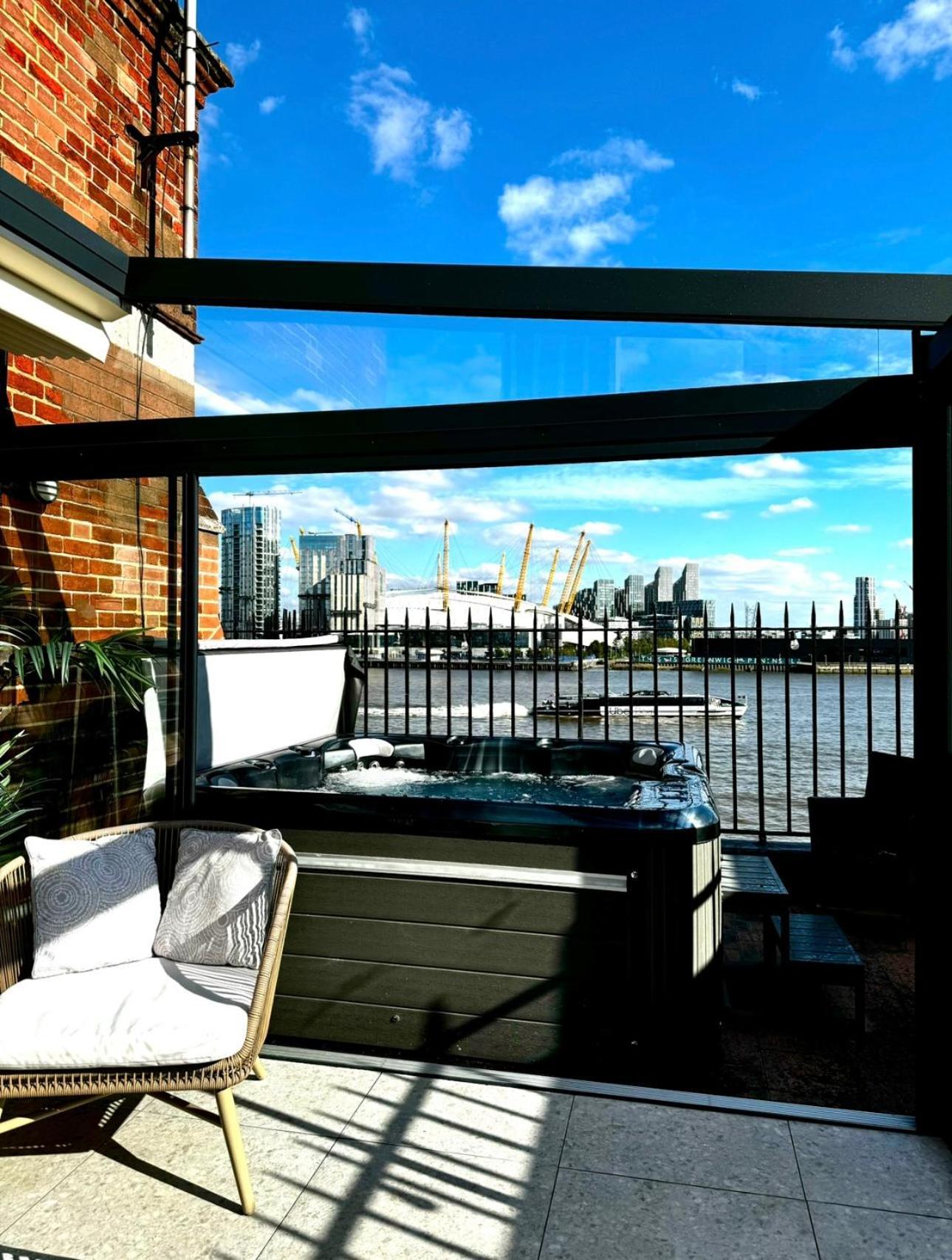 3 X Bedroom Riverside Flat With Hot Tub On Roof Terrace Londra Esterno foto