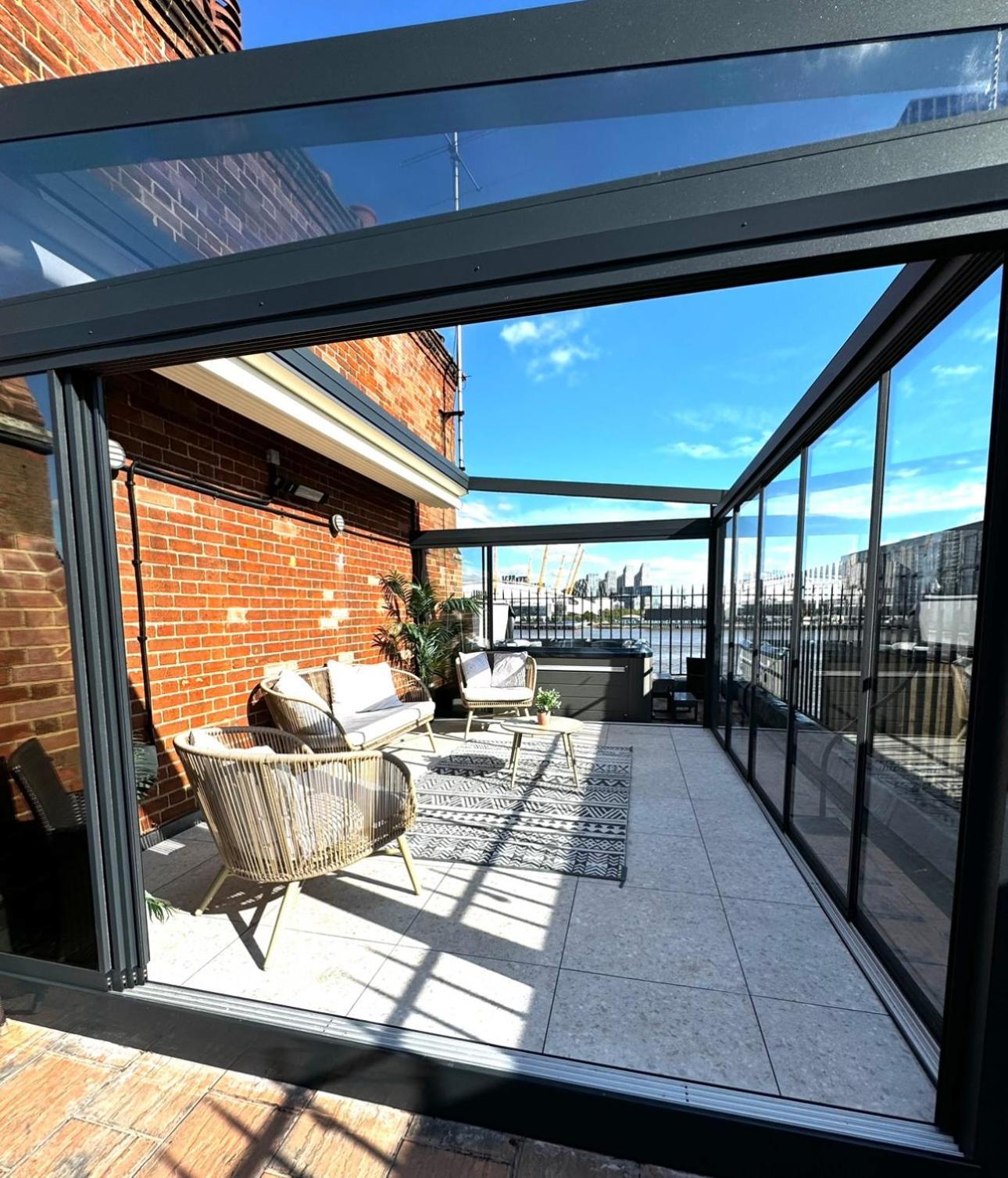 3 X Bedroom Riverside Flat With Hot Tub On Roof Terrace Londra Esterno foto