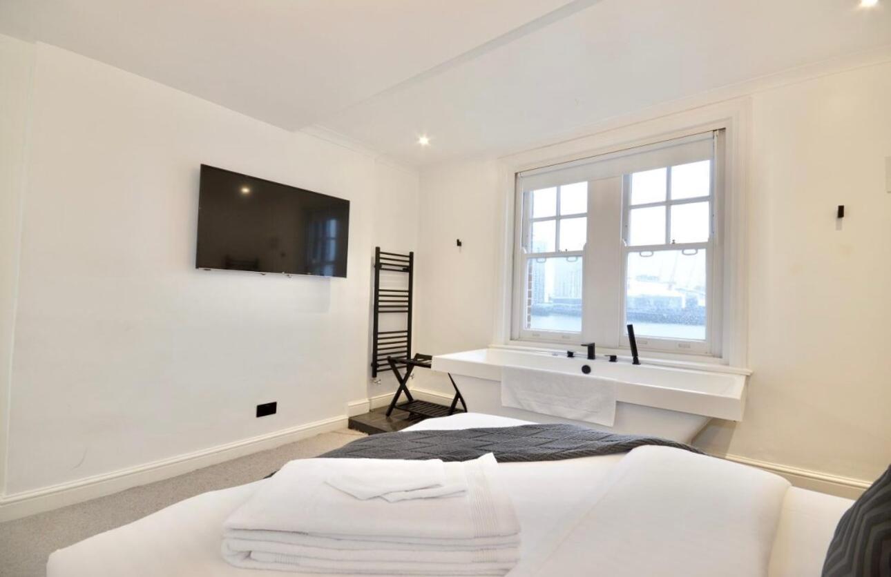 3 X Bedroom Riverside Flat With Hot Tub On Roof Terrace Londra Esterno foto